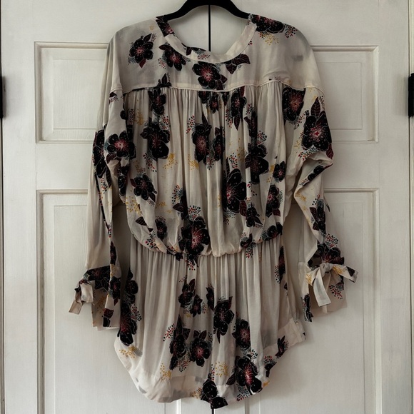 Free People Tuscan Dreams Tunic Size Small Flowy Floral Boho Bohemian Blouse EUC - Picture 9 of 13